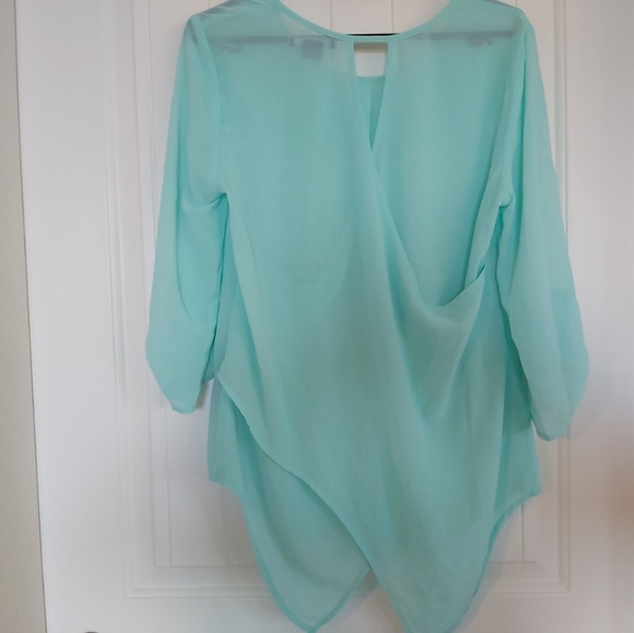 Suzy Shier blouse - Picture 4 of 11